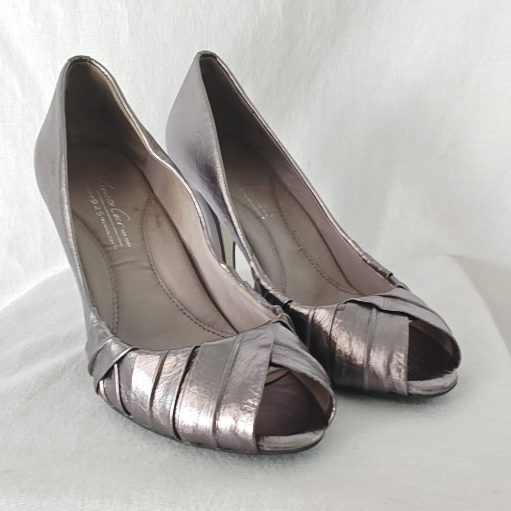 Kenneth Cole New York Peep Toe Pump Metallic Pewter Gray Pleated Leather 10 M